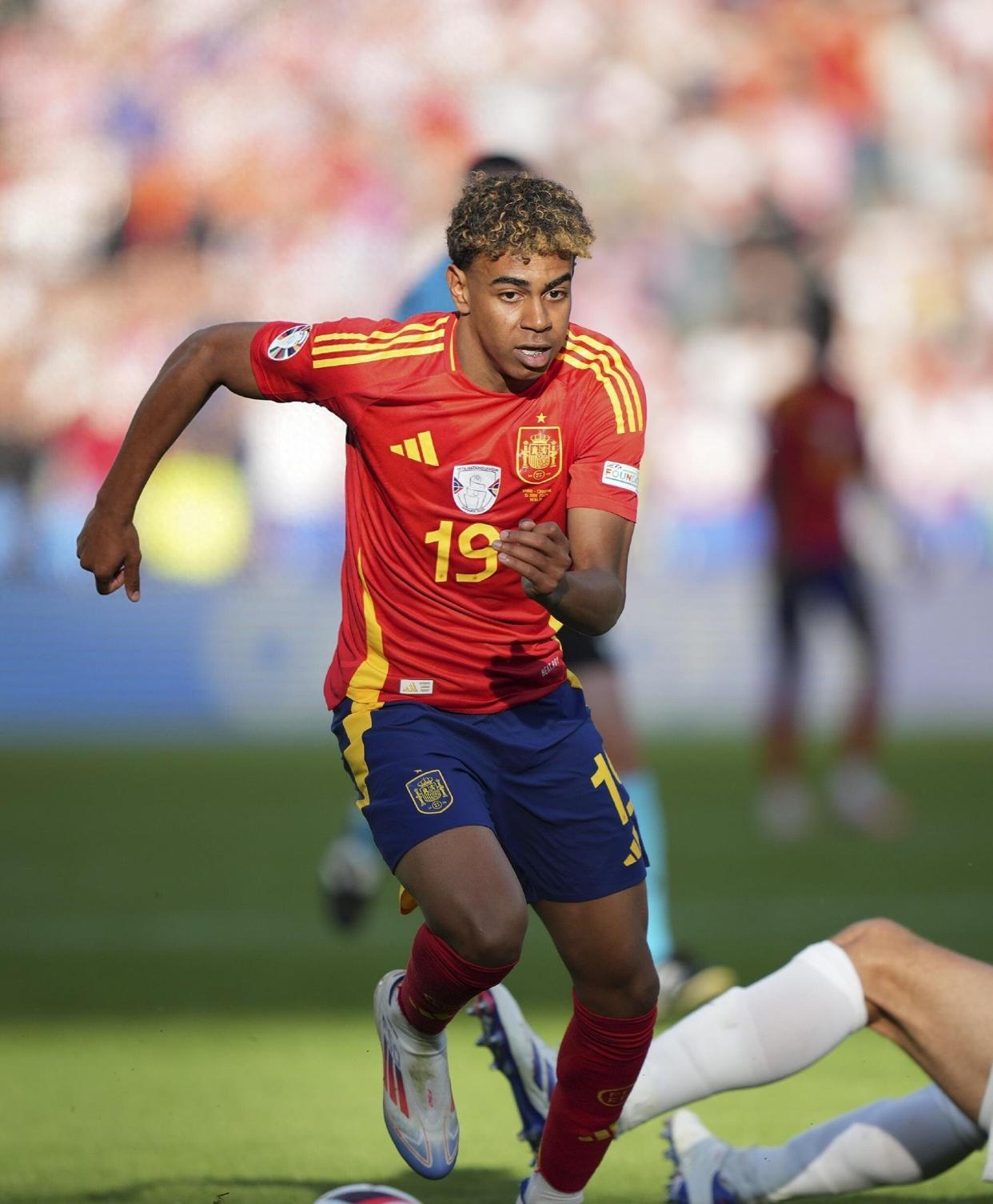 关于莱万多夫斯基赛事官方发布挺进下一轮新规，西班牙队争议不断！的信息